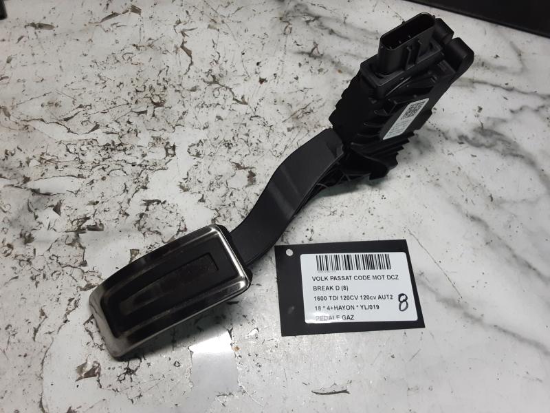 ACCELERATOR PEDAL Vw PASSAT 11/14 - 19