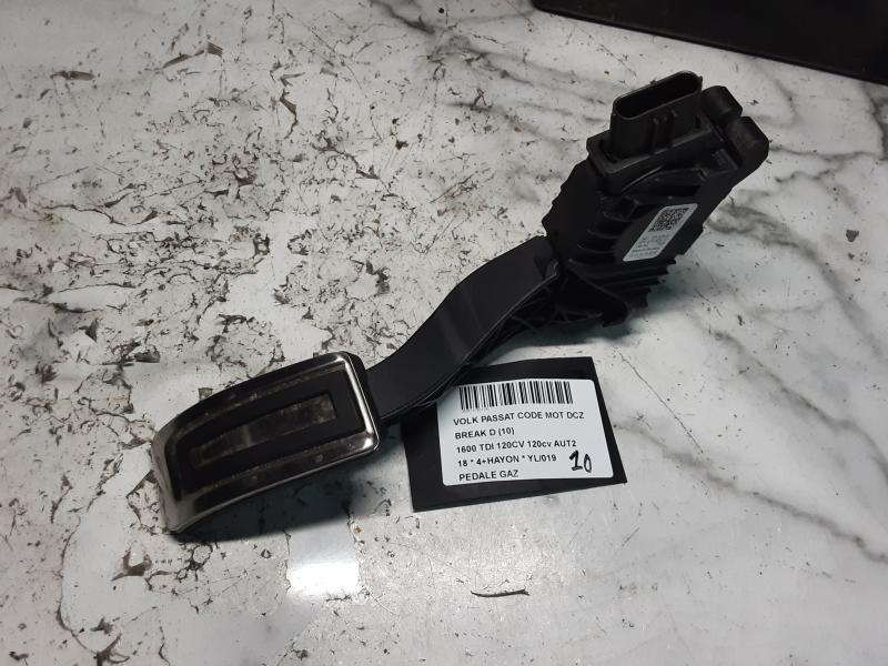 ACCELERATOR PEDAL Vw PASSAT 11/14 - 19