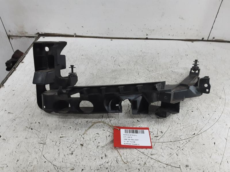 SUPPORT DE PHARE AVANT GAUCHE Audi A3 8/08 - 12