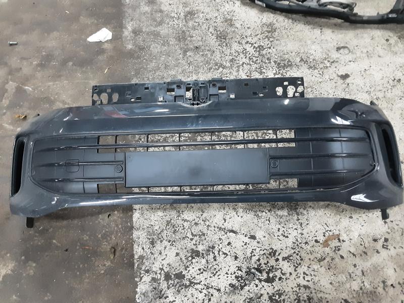 VOORBUMPER Vw TIGUAN (4) 9/23+