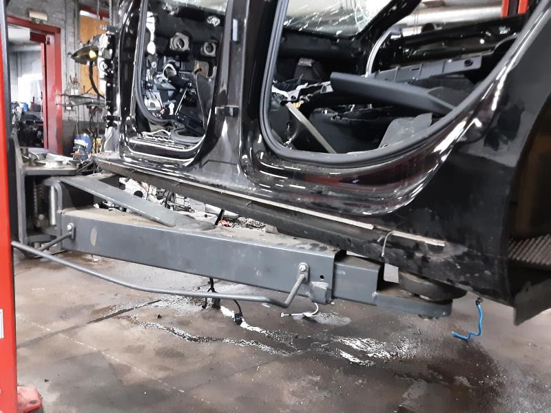 BAS DE CAISSE GAUCHE Audi A4 09/19 - 25