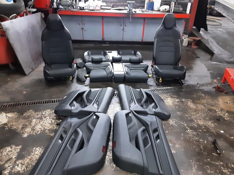 INTERIEUR Porsche TAYCAN 4S