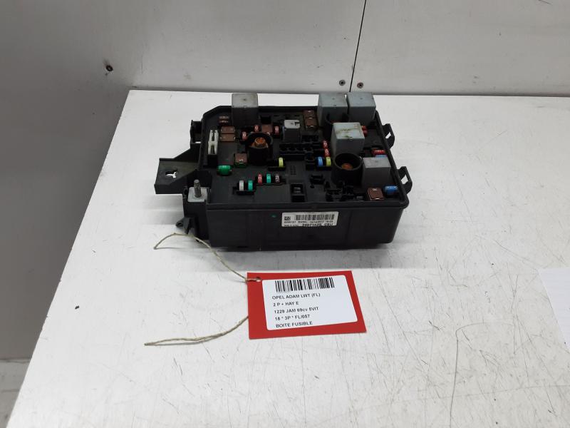 BOITE A FUSIBLES Opel ADAM 10/12+