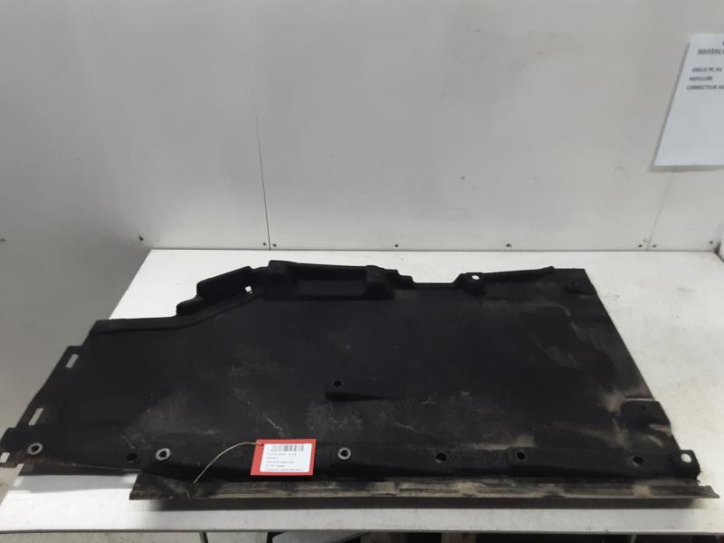 PLASTIEKE BESCHERMPLAAT ONDER AUTO LINKS Audi A4 09/19 - 25