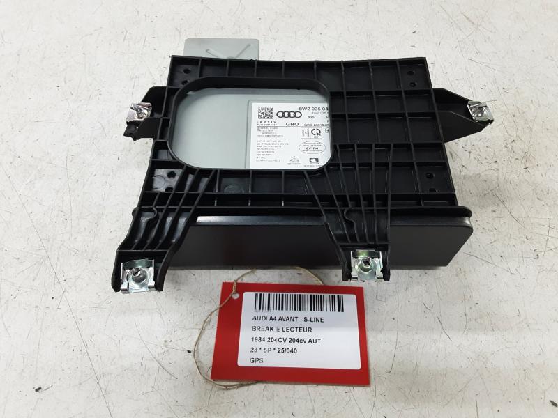 GPS NAVIGATION Audi A4 09/19 - 25