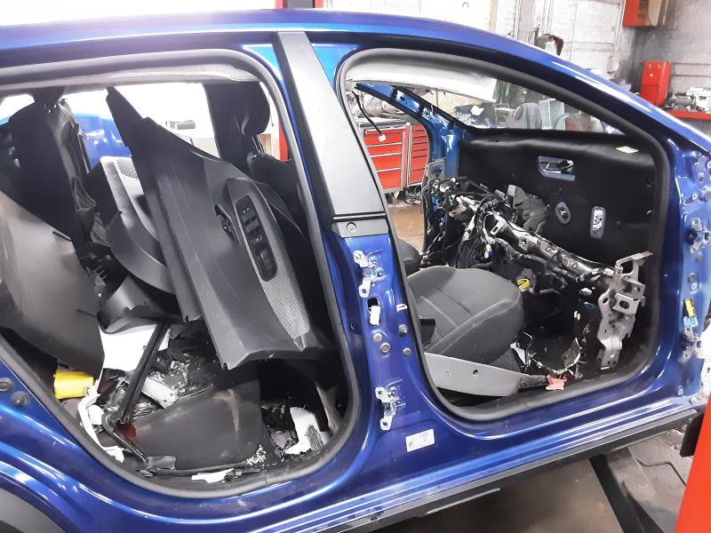 MIDDENSTIJL CENTRAAL RECHTS Dacia SANDERO 1/21 +