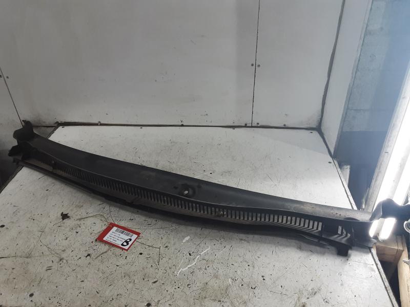 PLASTIQUE D'AUVENT Bmw 1 F40 7/19+