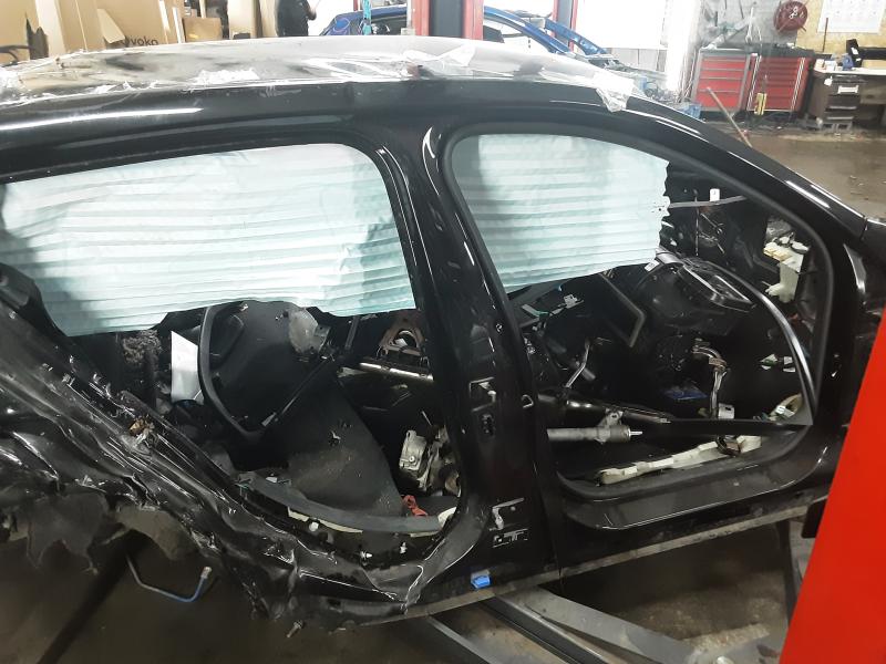 MONTANT DE PORTE COTE DROIT Bmw 1 F40 7/19+
