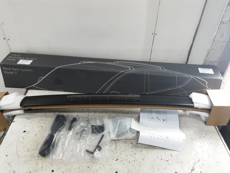 BARRE DE TOIT DROITE Tesla MODEL Y 3/19+