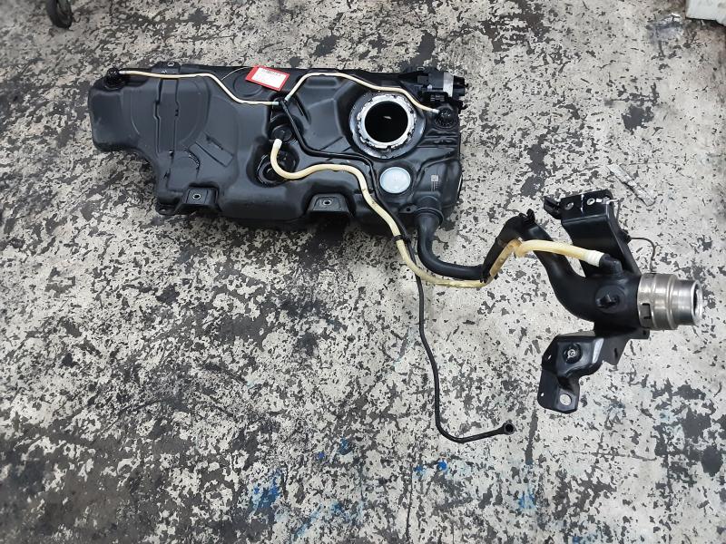 RESERVOIR ESSENCE Vw GOLF VII 1/17 - 2/20 FaceLift