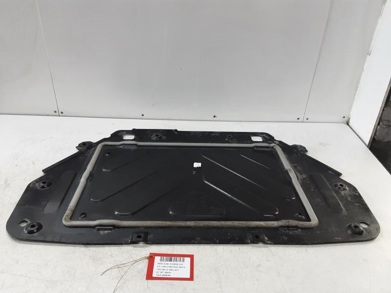 TÔLE ARRIERE Mercedes-Benz A W177 18 - 2/23
