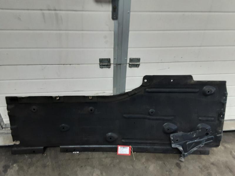 PLASTIEKE BESCHERMPLAAT ONDER AUTO LINKS Bmw 
