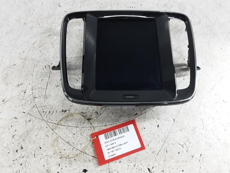 BILDSCHIRM Volvo XC40 3/18+