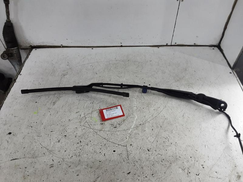 RIGHT FRONT WIPER ARM Volvo XC40 3/18+