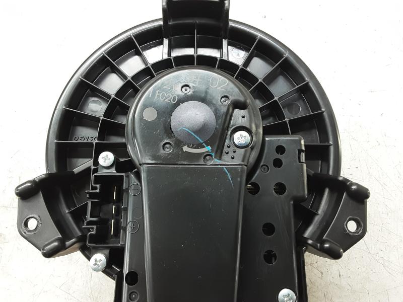 MOTEUR DE CHAUFFAGE Toyota YARIS (5) 9/14 - 2/20