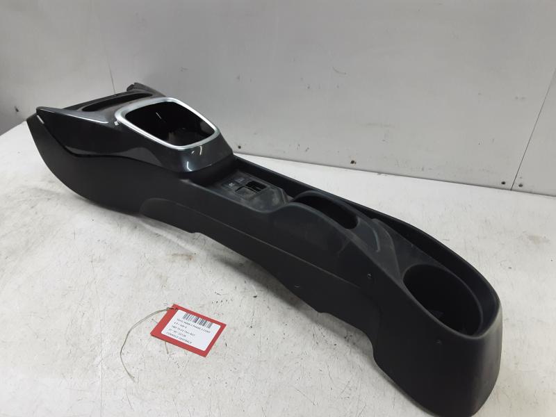 MITTELKONSOLE Toyota YARIS (5) 9/14 - 2/20