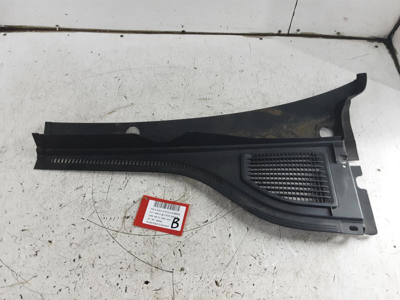 PLASTIQUE D'AUVENT Vw GOLF VIII 2/20+