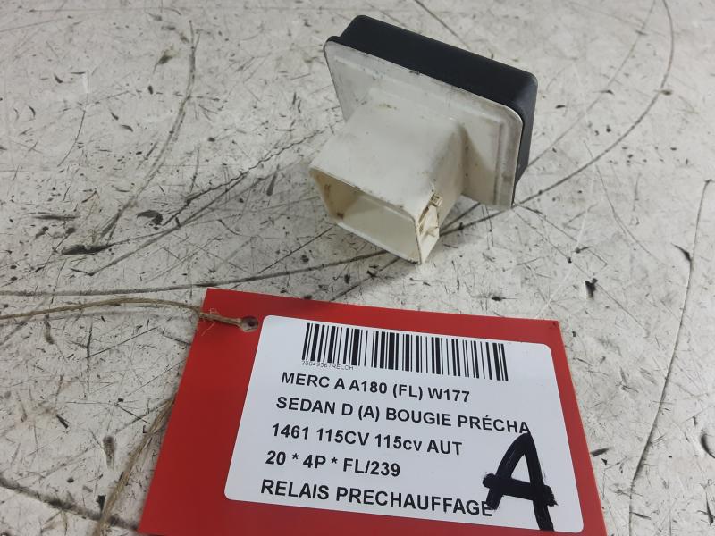 VOORGLOEI RELAIS Mercedes-Benz A W177 18 - 2/23