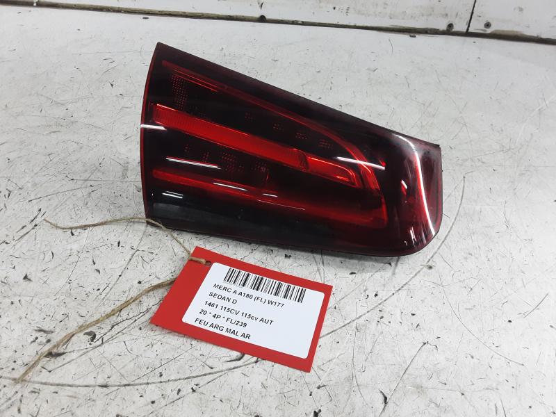 FEU ARRIERE GAUCHE DE MALLE ARRIERE Mercedes-Benz A W177 18 - 2/23