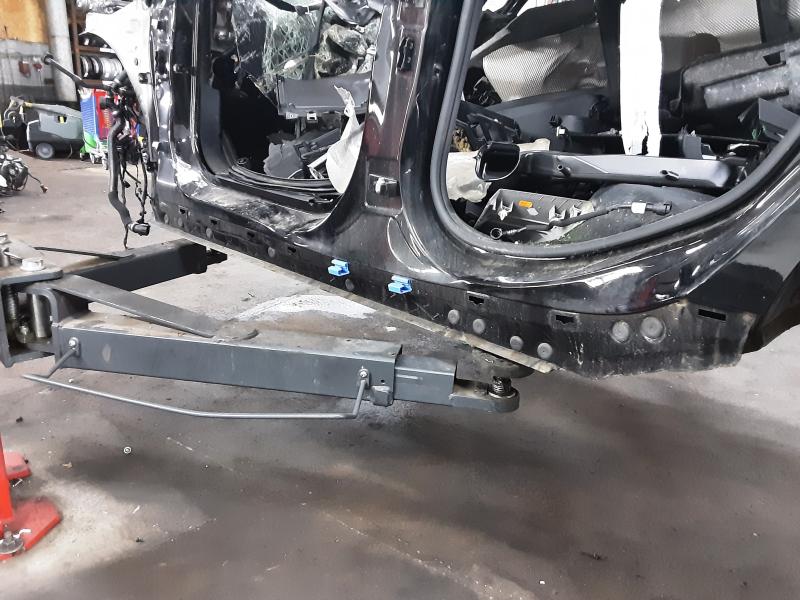 BAS DE CAISSE GAUCHE Bmw 1 F40 7/19+
