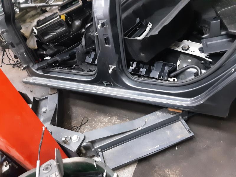 BAS DE CAISSE GAUCHE Vw GOLF VII 1/17 - 2/20 FaceLift