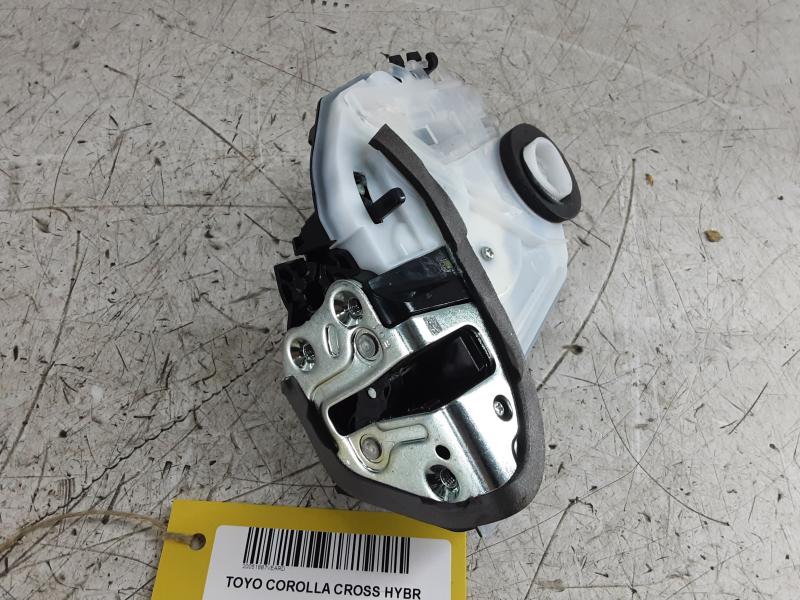 VERROUILLAGE DE PORTE ARRIERE DROITE Toyota COROLLA CROSS 1/23+