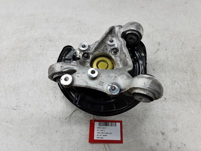 MOYEU ARRIERE DROIT Mercedes-Benz A W177 FaceLift 2/23+