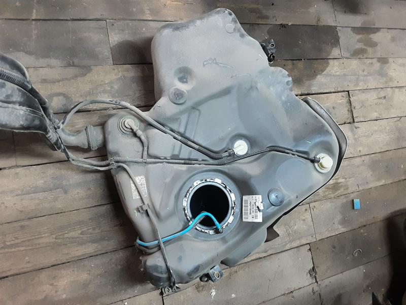 BRANDSTOFTANK BENZINE Vw GOLF V 11/03 - 08