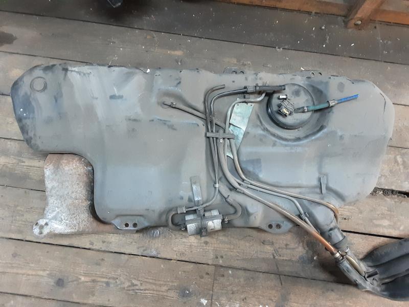 RESERVOIR ESSENCE Vw POLO (6N1/6N2) 9/94 - 2/02 3/5P
