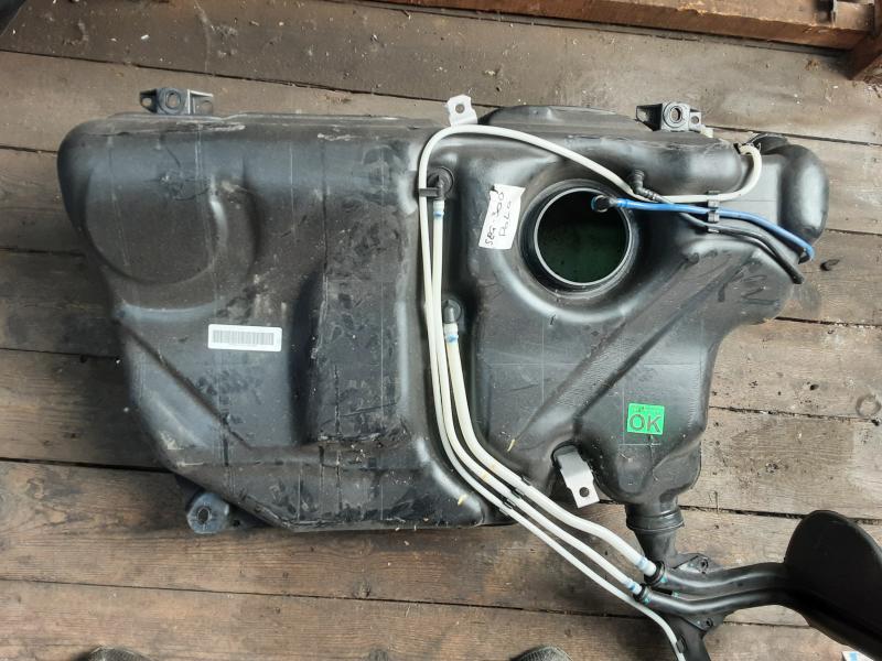 BRANDSTOFTANK BENZINE Vw POLO (9N3) 5/05 - 5/09