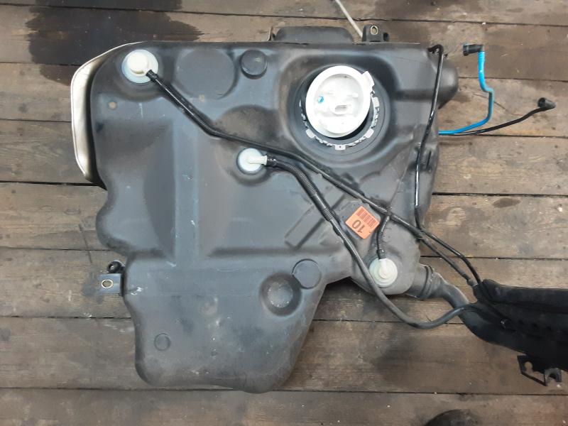 BRANDSTOFTANK BENZINE Vw GOLF V 11/03 - 08