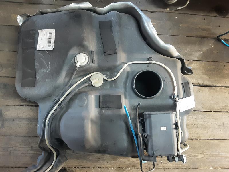 RESERVOIR ESSENCE Vw TOURAN 03 - 06