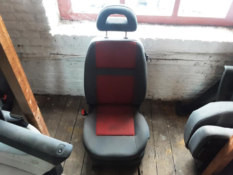 FRONT LEFT SEAT Vw LUPO