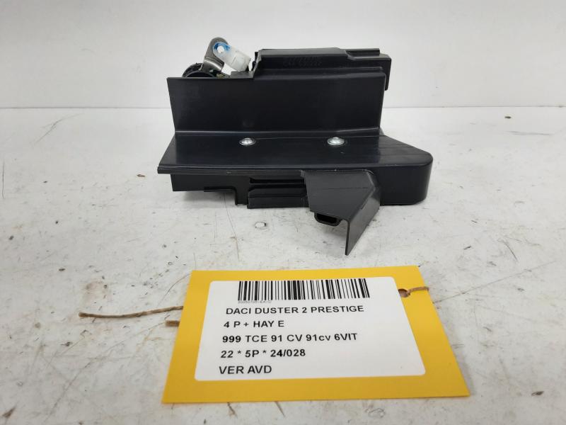 VERGRENDELING VOOR RECHTS Dacia DUSTER 1/18 - 24