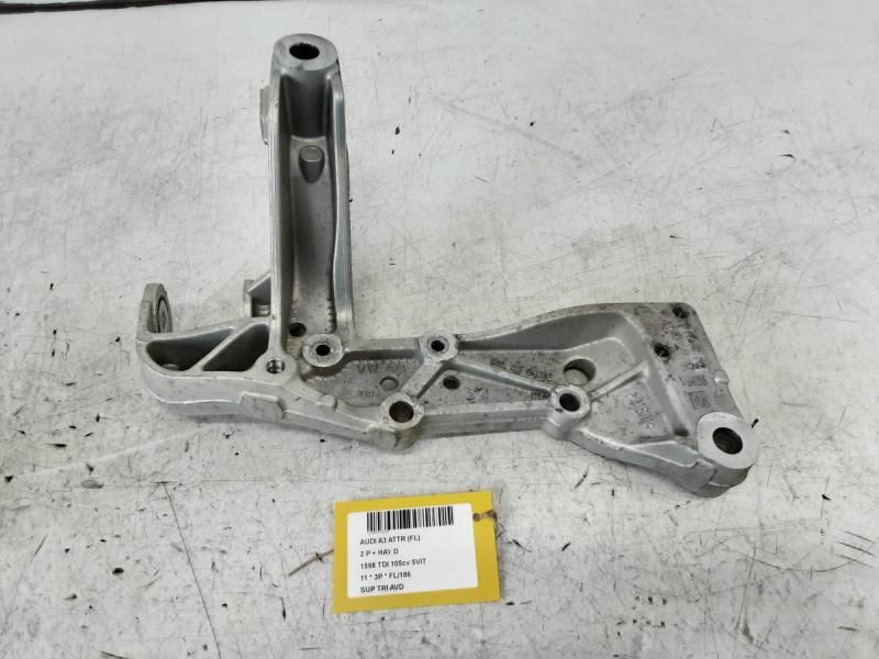 DRAAGARMSTEUN VOOR RECHTS Audi A3 8/08 - 12