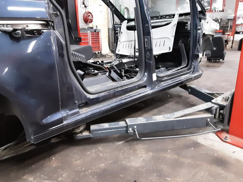 DREMPEL RECHTS Vw CADDY 05/15 - 20