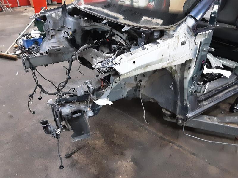 BINNENSPATBORD VOOR LINKS Vw CADDY 05/15 - 20