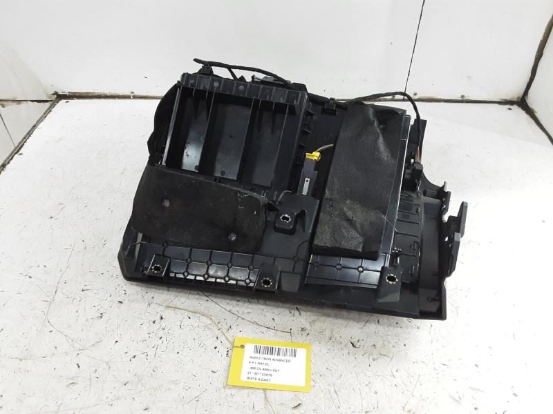 HANDSCHUHFACH Audi E-TRON 55