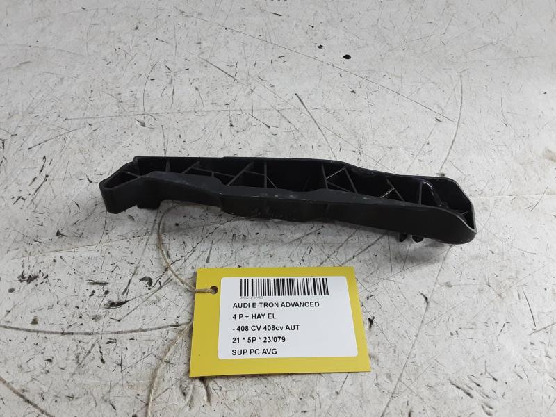 BUMPTERSTEUN VOOR LINKS Audi E-TRON 55