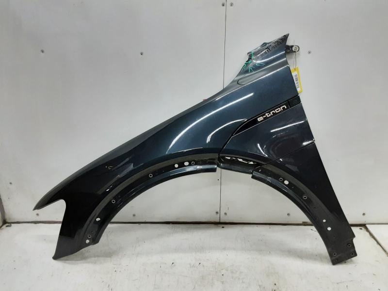 KOTFLÜGEL LINKS Audi E-TRON 55