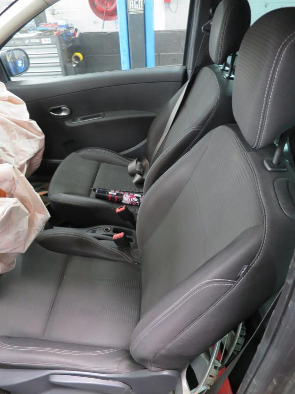 Renault CLIO III 06/09 - 13 