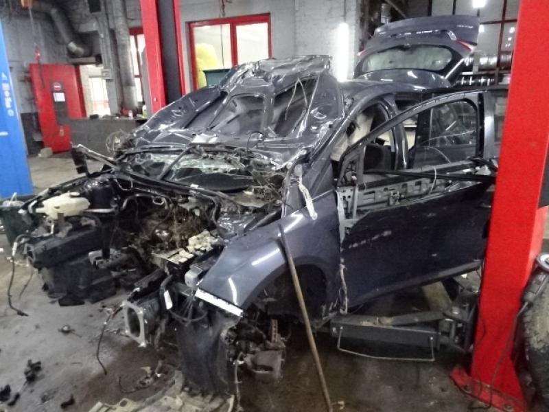 Ford FOCUS (4) 02/11 - 14 