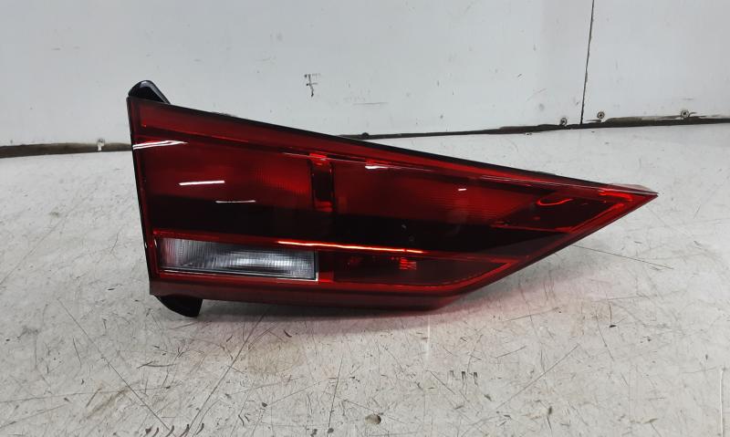 FEU ARRIERE GAUCHE DE HAYON Audi Q3 11/18+