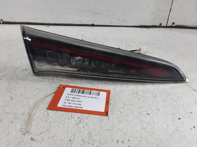 LICHT ACHTERKLEP LINKS Toyota COROLLA 5P/5D 18+