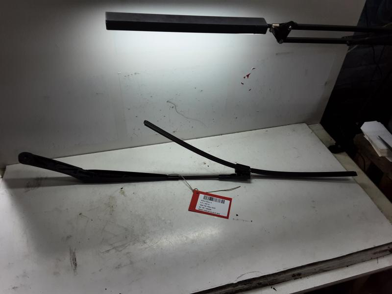 RUITENWISSERARM LINKS VOOR Vw GOLF V 11/03 - 08
