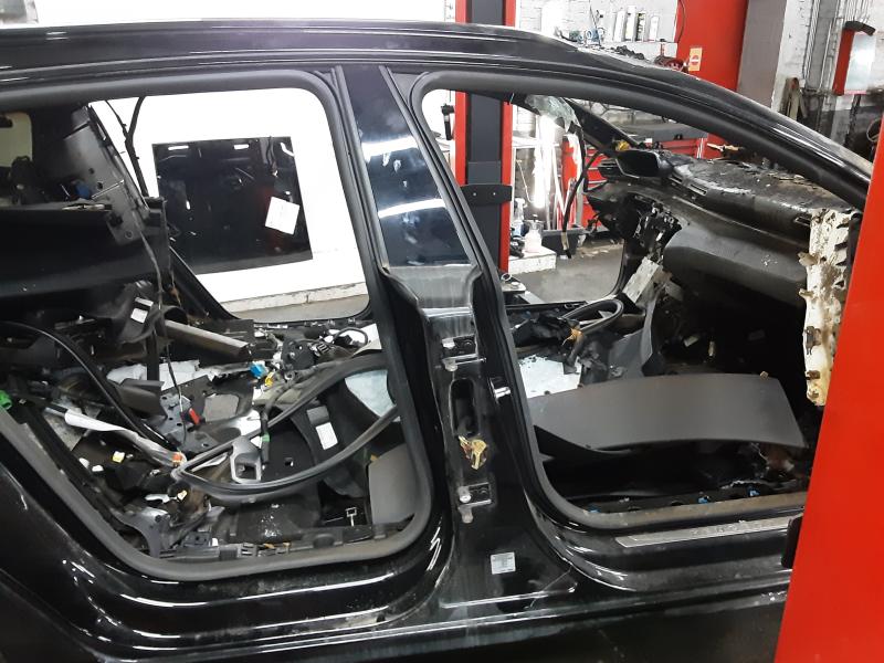 MONTANT DE PORTE COTE DROIT Peugeot 508 9/18+