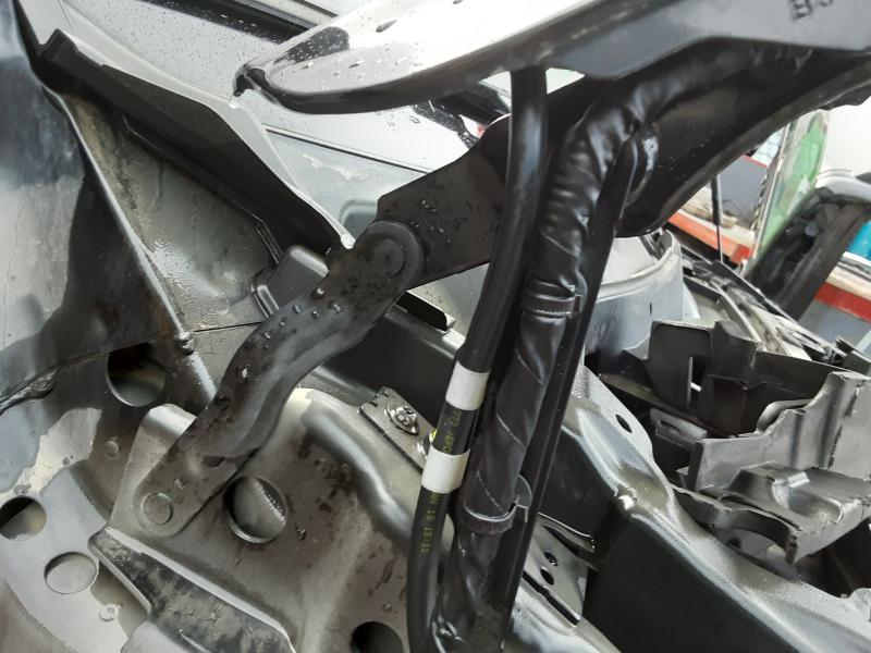 RIGHT HINGE BONNET Jaguar E-PACE 07/17