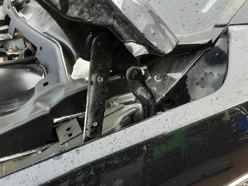 LEFT HINGE BONNET Jaguar E-PACE 07/17
