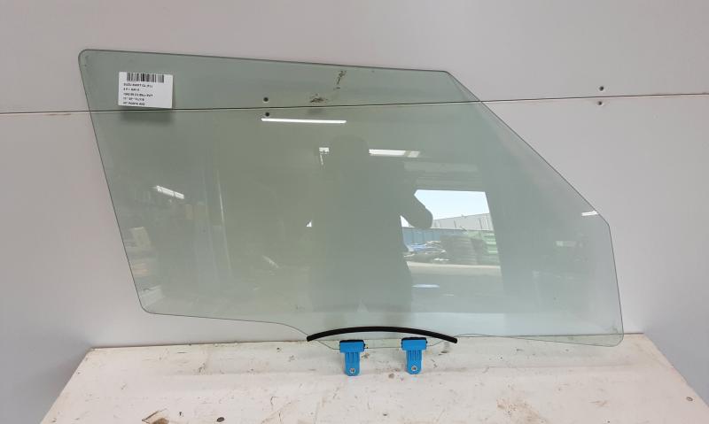 VITRE DE PORTE AVANT DROITE Suzuki SWIFT 4/17+