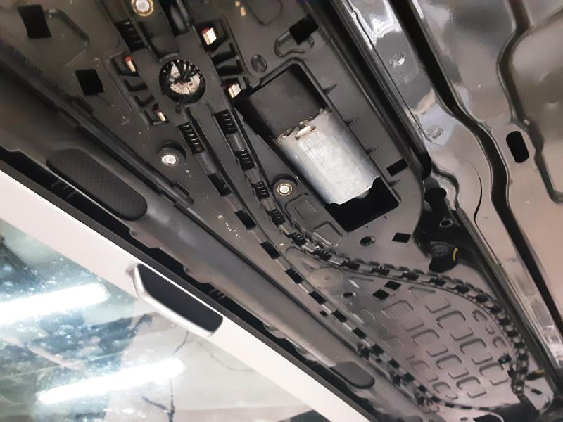 SUNROOF MOTOR Audi SQ2